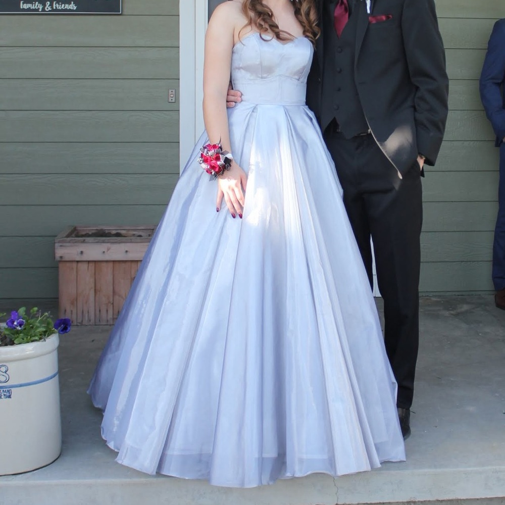 Limited Edition Sherri Hill  Sz 4 no alterations corset back strapless ballgown